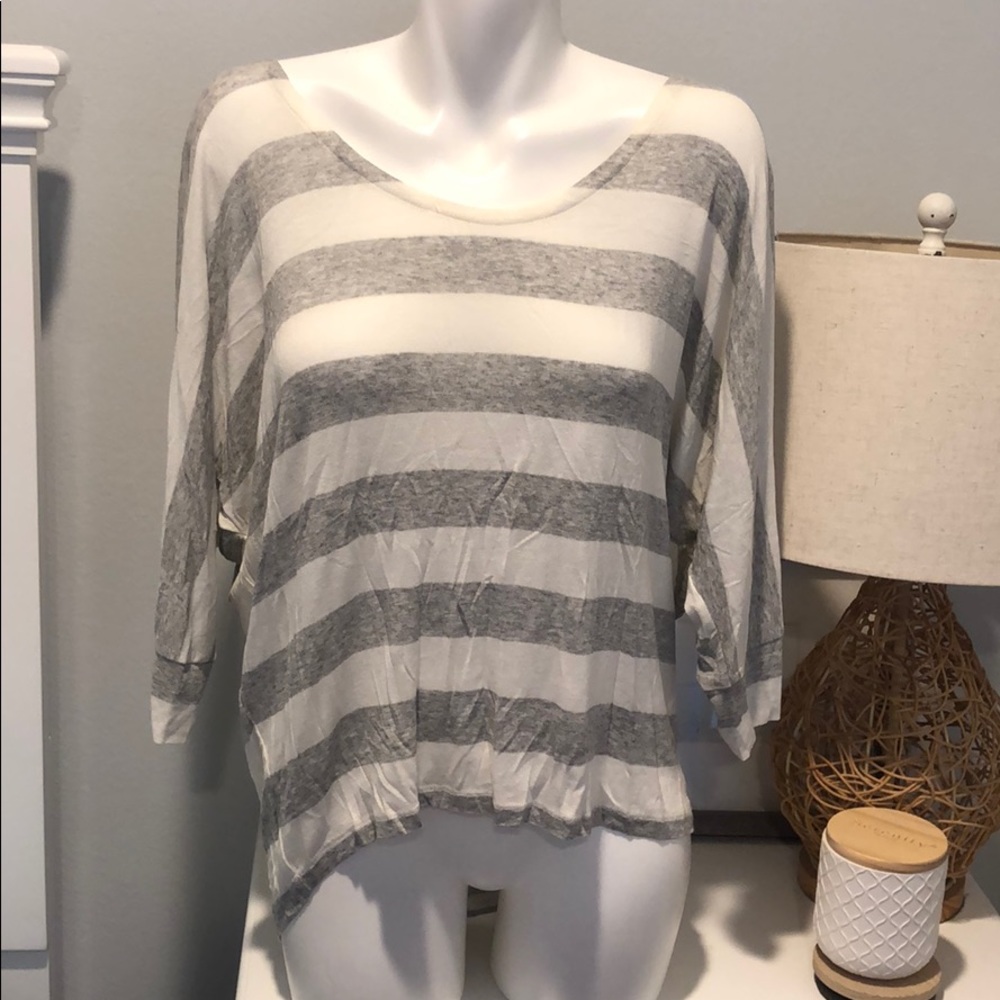 New Medium Spendid 3/4 sleeve grey white striped